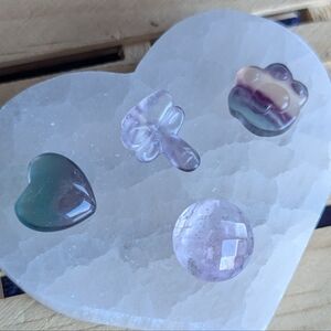 🦋✨Wildlife Crystal Plate ☪️ healing Rainbow Fluorite & Amethyst AA gemstone Mix